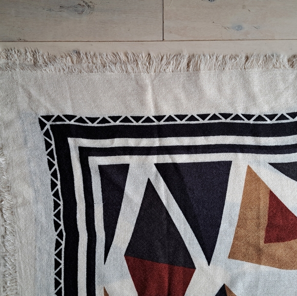 Geometric Print Blanket Scarf - Picture 4 of 6